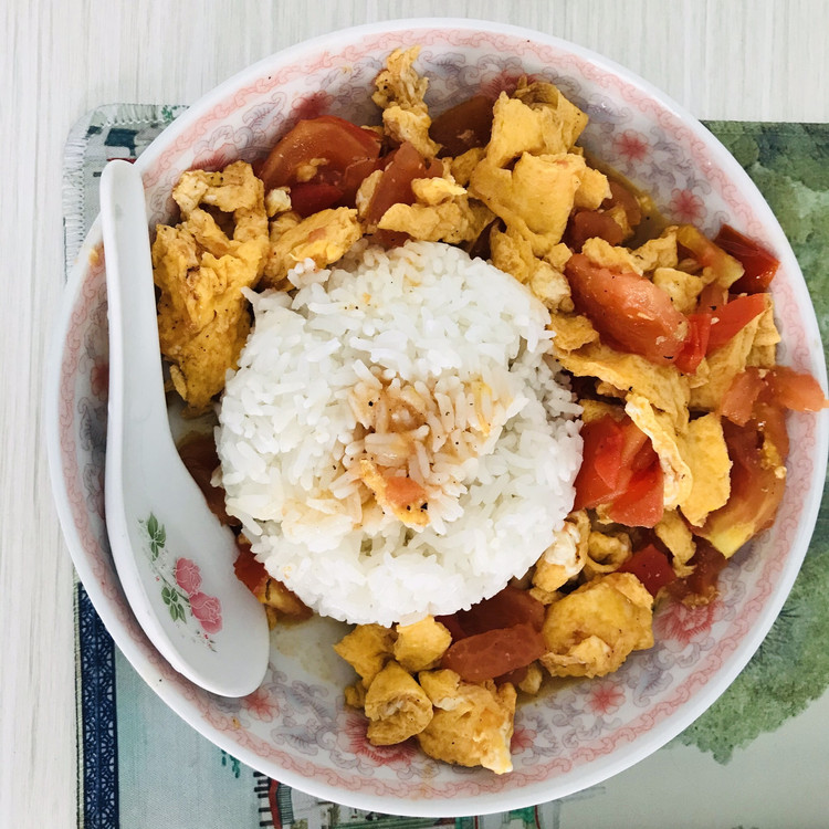 飞速搞定午饭——西红柿鸡蛋饭的做法