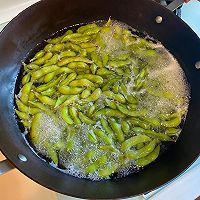 炝毛豆的做法图解2