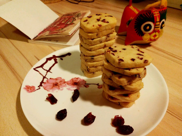 粉酥酥的杏仁蔓越莓饼干