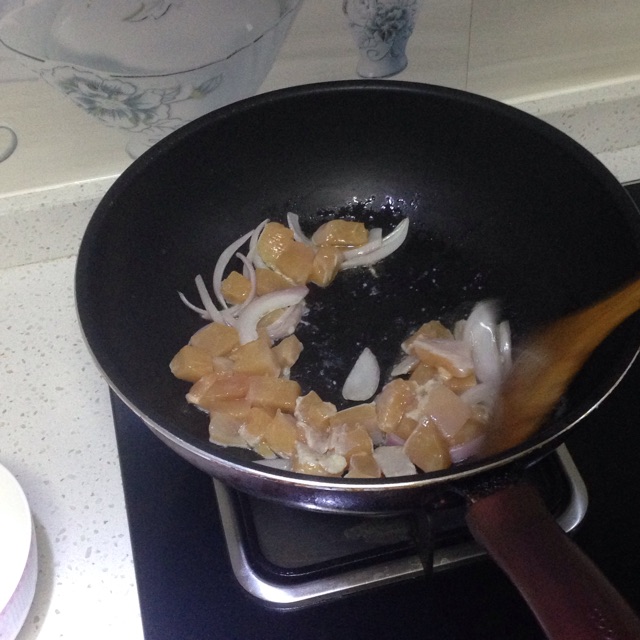 简单又美味的咖喱鸡肉饭的做法图解2