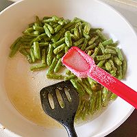5分钟光盘的干煸四季豆的做法图解6