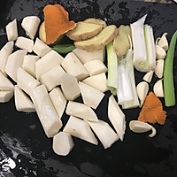 山药枸杞乌鸡滋补汤的做法图解3