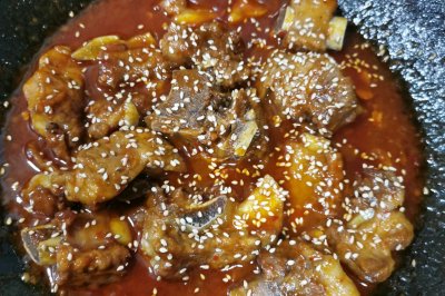 韩式辣酱的辣烧排骨