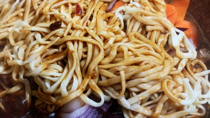 红烧鸡块焖面