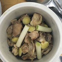 菌菇鸡汤的做法图解4