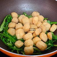 洋葱青椒焖豆腐的做法图解4