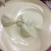 草莓乳酪慕斯蛋糕的做法图解2
