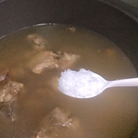 祛湿健脾: 土茯苓牛大力骨头汤的做法图解10