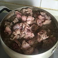 土豆焖老鹅的做法图解1