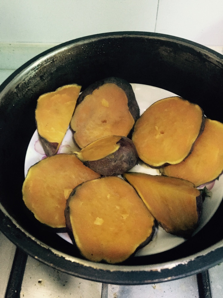 简易红薯饼的做法图解1