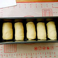 葱香芝士肠仔面包的做法图解8