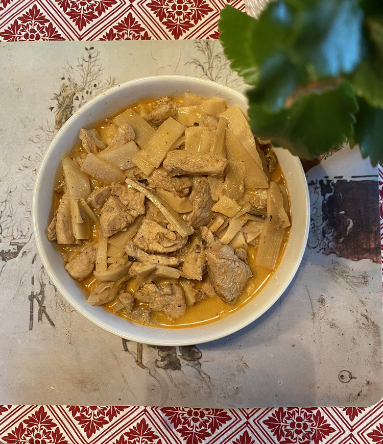 鸡肉笋片的做法