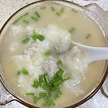 宝宝餐鲜虾肉馄饨