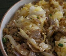 快手牛肉丼饭，做法来咯的做法