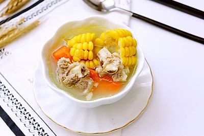 坤博砂锅排骨玉米胡萝卜汤