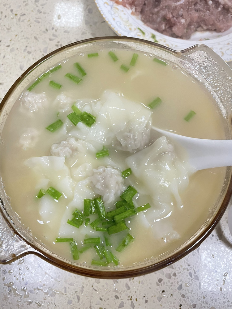 宝宝餐鲜虾肉馄饨的做法