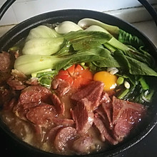 腊肉蔬菜煲仔饭