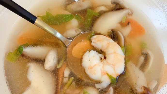 香椿虾仁蔬菜汤