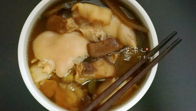 宝宝辅食系列之"海裙菜菌菇猪脚汤"