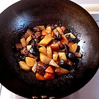 红烧肉炖土豆#均衡年夜饭#的做法图解7