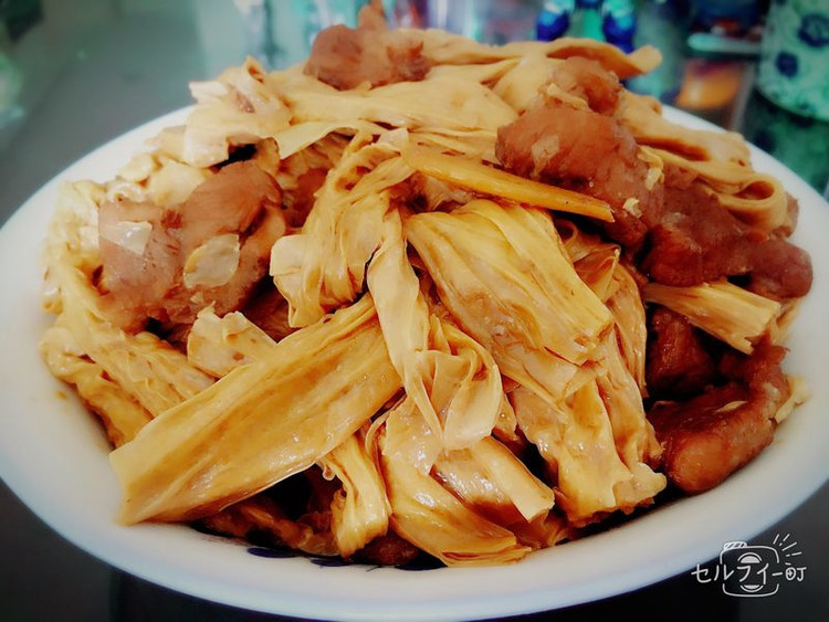 腐竹烧肉的做法