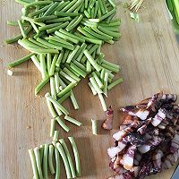 蒜苔炒腊肉的做法图解3