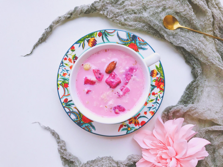 粉色牛奶醪糟汤的做法