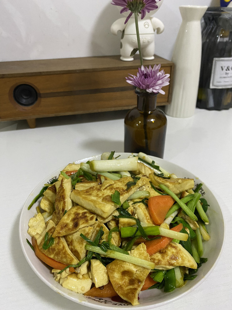 青蒜炒老豆腐的做法