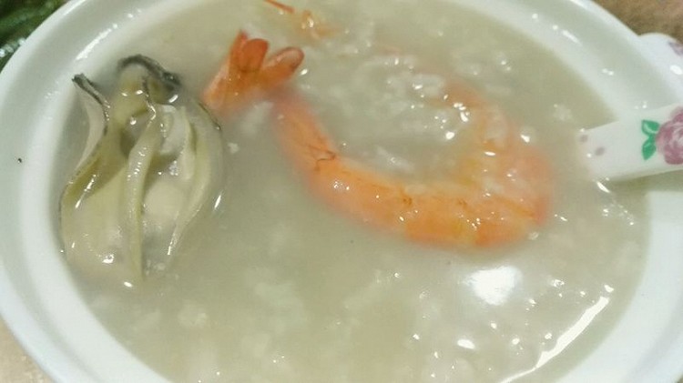电饭锅生蚝海虾粥的做法