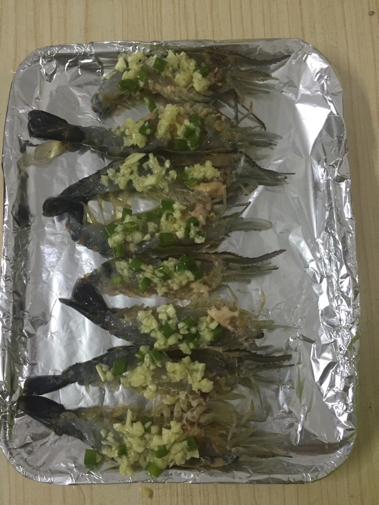 蒜香芝士焗大虾的做法图解4