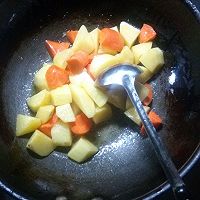 咖喱土豆炖排骨的做法图解7