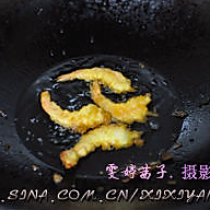 日本料理：鲜香清脆【什锦天妇罗】之炸虾的做法图解3