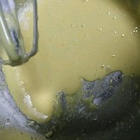 戚风蛋糕卷的做法图解6