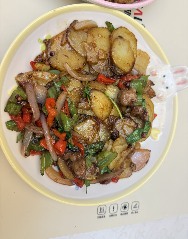 干锅土豆片炒肉的做法