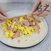 明天的早餐吃什么？我有炒蛋培根卷饼！的做法图解13