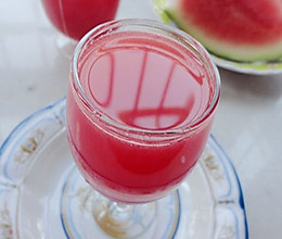 【冰镇西瓜汁】—夏日里的冰爽饮品的做法