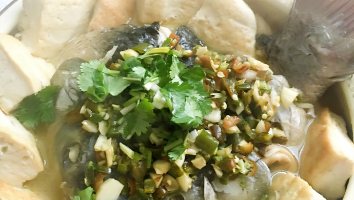 老豆腐鱼头汤