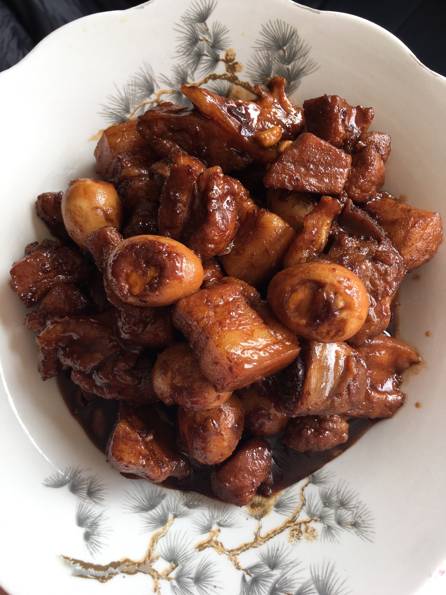 红烧肉焖蛋