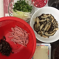 醋椒红白豆腐汤的做法图解2