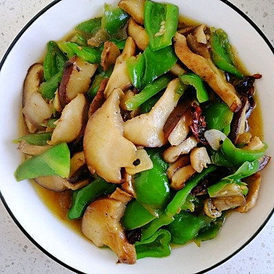 香菇炒青椒