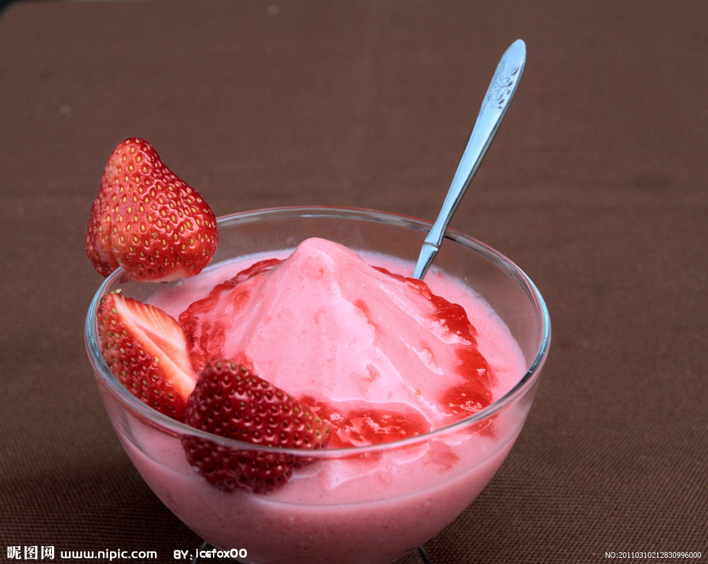 草莓沙冰怎么做_草莓沙冰的做法_豆果美食