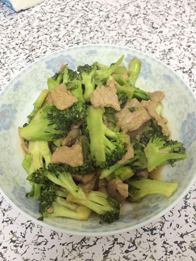 西兰花炒肉的做法图解4