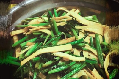 芹菜炒豆腐皮