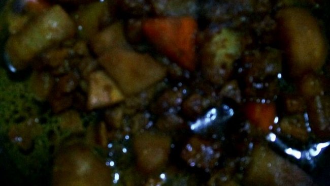 『红烧牛肉顿土豆』……营养均衡的晚餐的做法