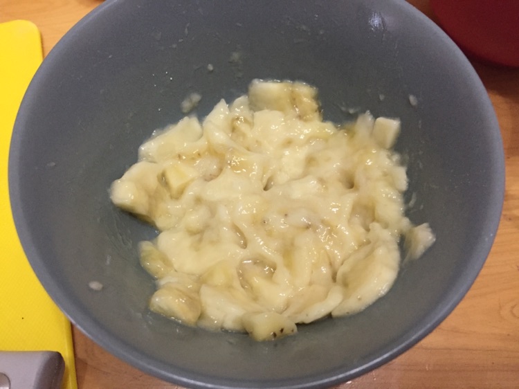 香蕉奶油蛋糕的做法图解1