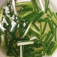 蒜蓉粉丝蒸扇贝的做法图解1