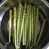 下饭神器-----春笋盐菜肉末的做法图解1