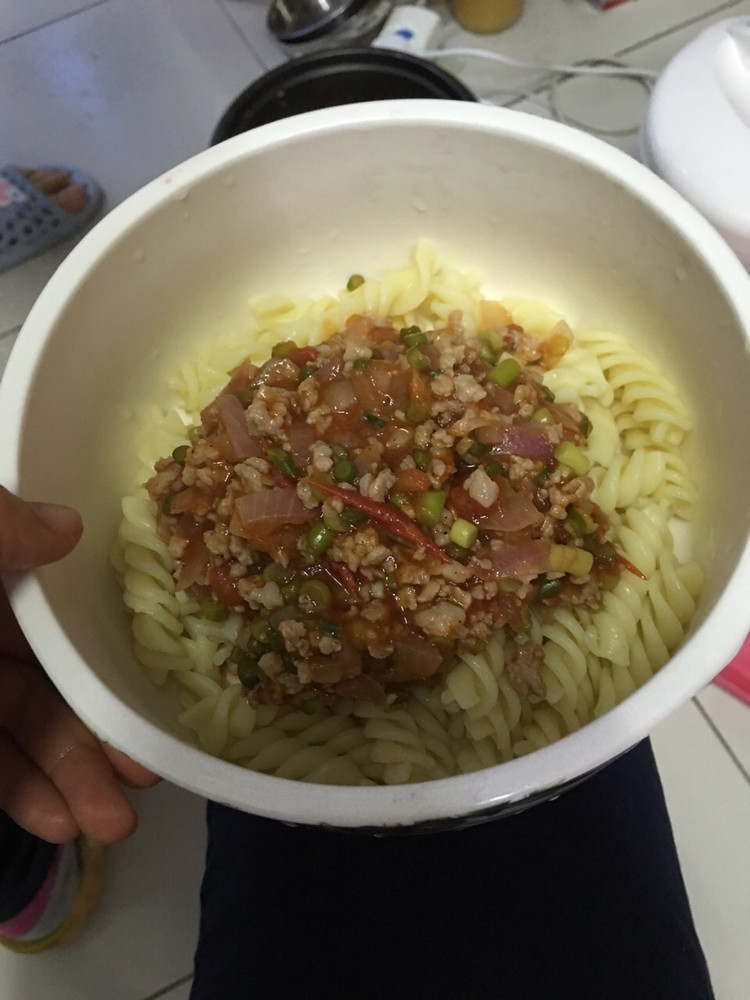 寝室电饭锅版螺旋意面的做法