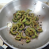 #夏日素菜#蒜茸豆豉苦瓜的做法图解7