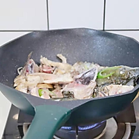 能够喝汤——超美味的家常酸菜鱼的做法图解4